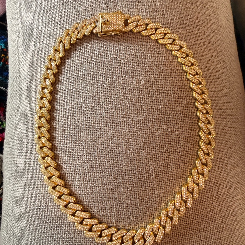 Elegant Gold Chain Necklace